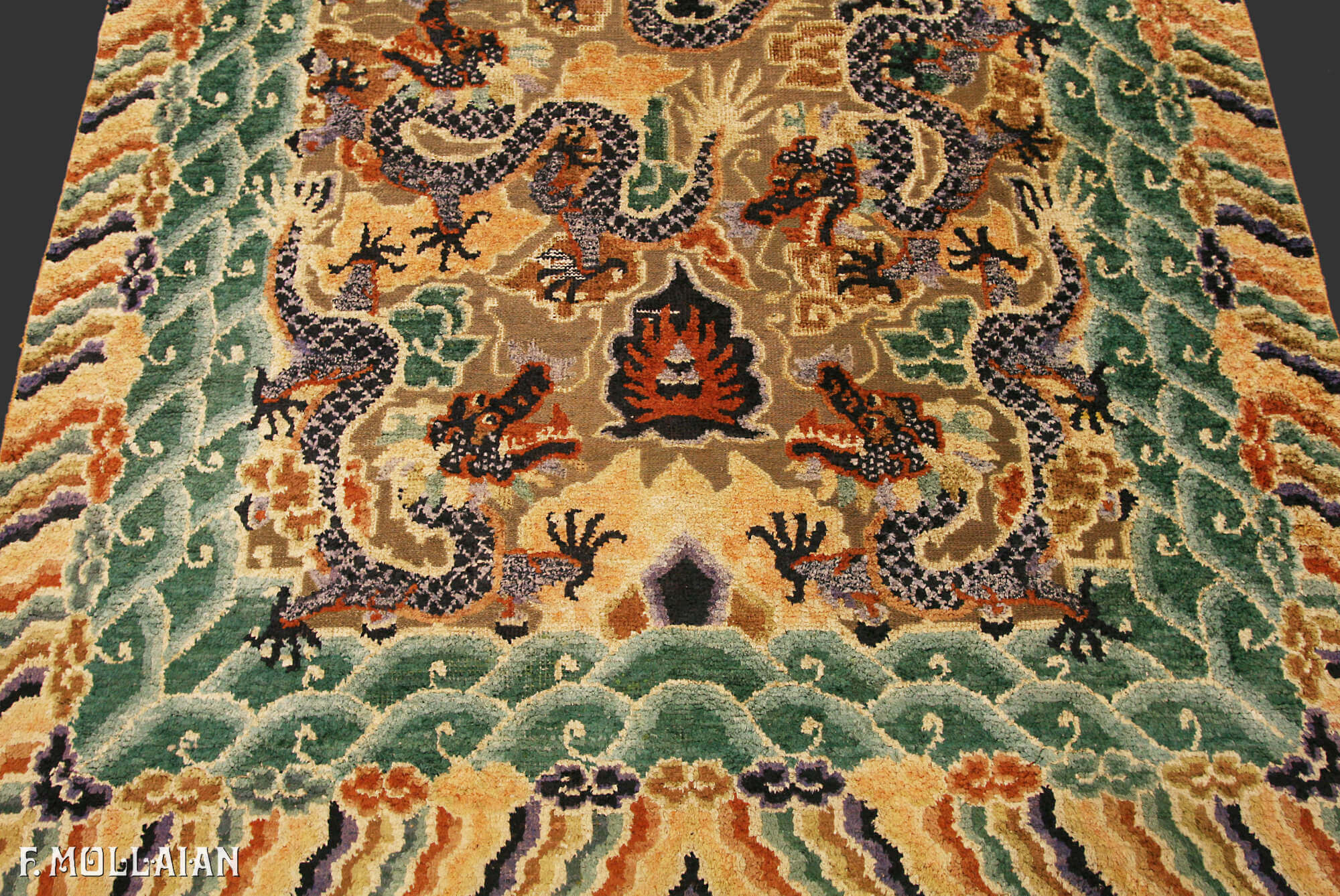 Un rare tapis en soie et métal chinois antique du palais impérial n°:80095193